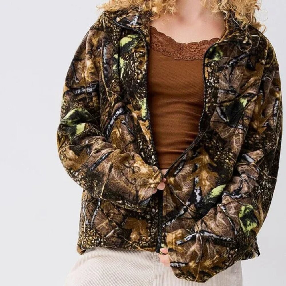 NWT Camo pattern fleece jacket - Picture 3 of 3
